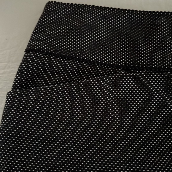 Ann Taylor Petites Capri Pants, Size 2P - Picture 13 of 14